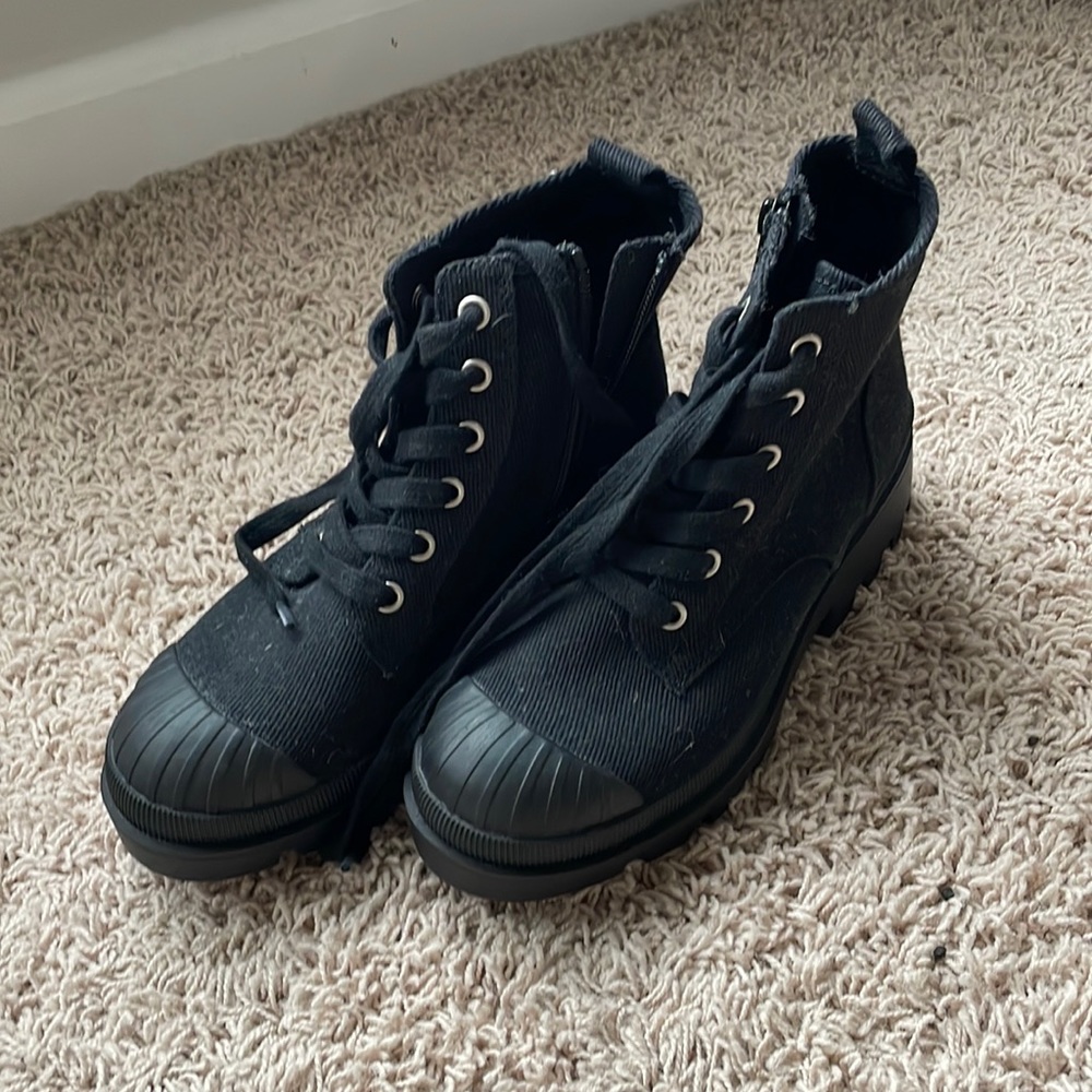 NEW Lace-up sneaker boots